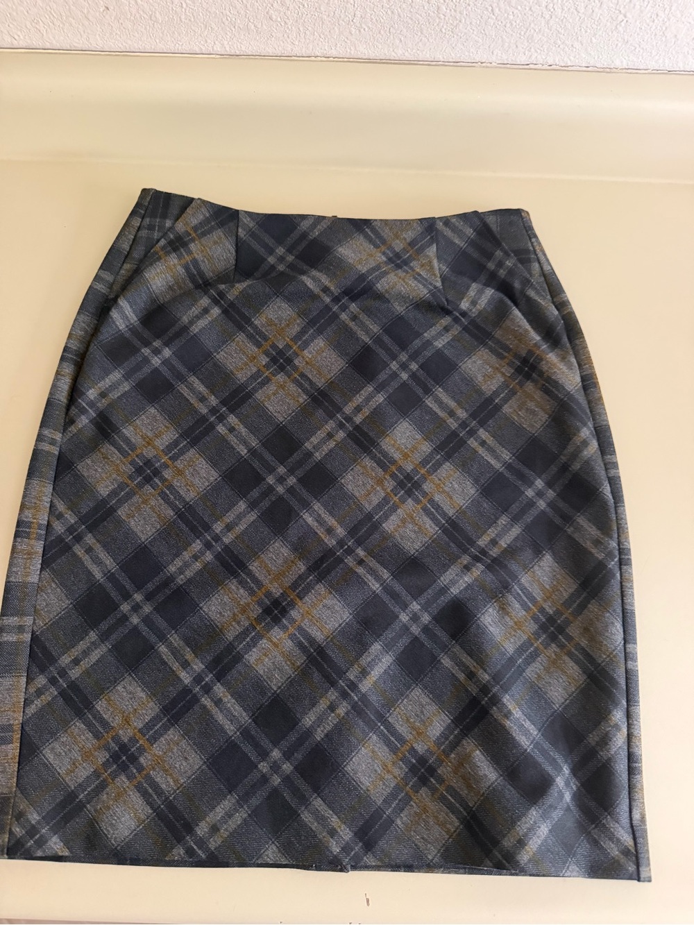 Cabi Plaid Pencil Skirt in Navy and Gray Academia Preppy Collegiate SZ 2
